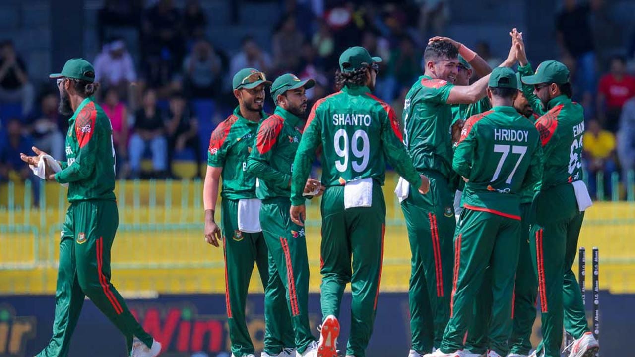 শ্বাসরুদ্ধকর জয়ে সিরিজে সমতা ফেরালো বাংলাদেশ